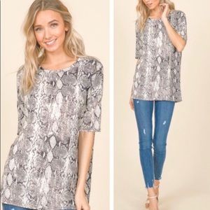 Snake print T shirt